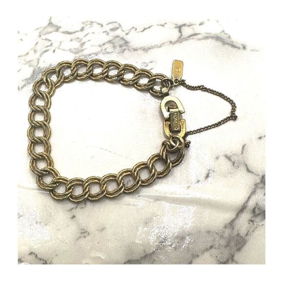 Monet gold tone vintage link bracelet with safety chain - Picture 3 of 7